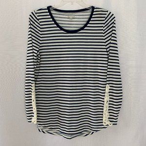 New AMERICAN EAGLE OUTFITTERS Striped Top with Open Work Applique on Sleeve